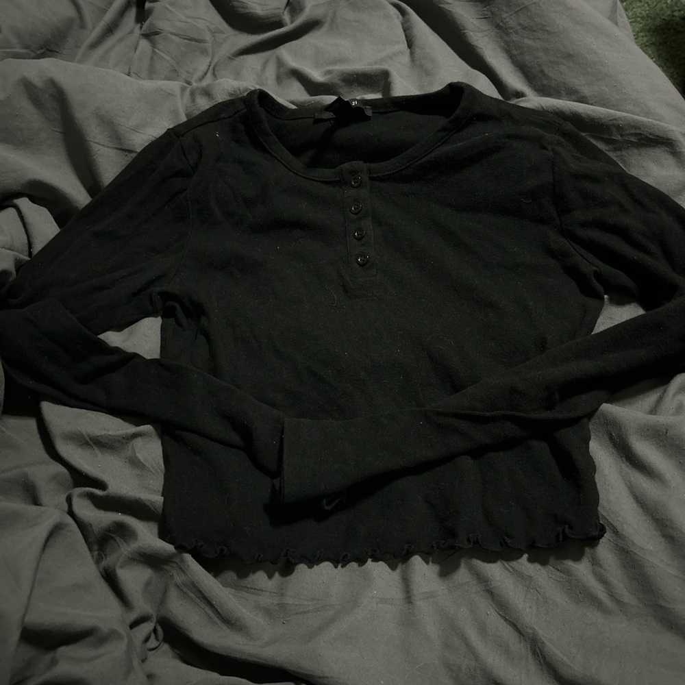 Forever 21 Black Buttoned Long Sleeve Blouse